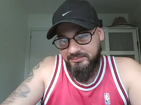 Snapshot of lachy2410 chatting on 07/15/26, 06:29 lachy2410 online show from 07/15/26, 06:29