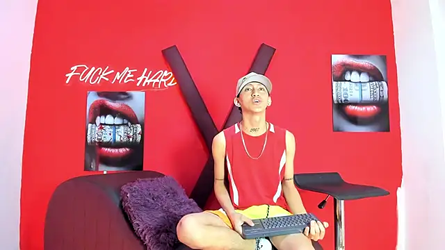 Snapshot of BOYS_PLAY chatting on 02/21/26, 01:23 BOYS PLAY online show from 02/21/26, 01:23