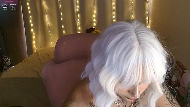 Snapshot of maliciaXpoison chatting on 03/05/26, 10:50 maliciaXpoison online show from 03/05/26, 10:50