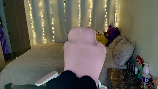 Snapshot of maliciaXpoison chatting on 03/15/26, 12:38 maliciaXpoison online show from 03/15/26, 12:38