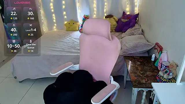 Snapshot of maliciaXpoison chatting on 04/05/26, 09:01 maliciaXpoison online show from 04/05/26, 09:01