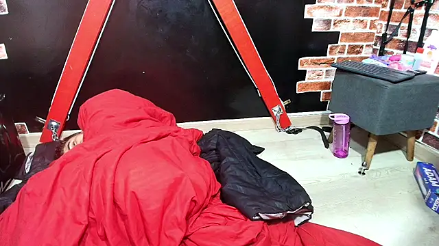 raven robin  online show from 03/30/26, 08:15