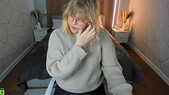 luna c0ra online show from 04/01/26, 01:06