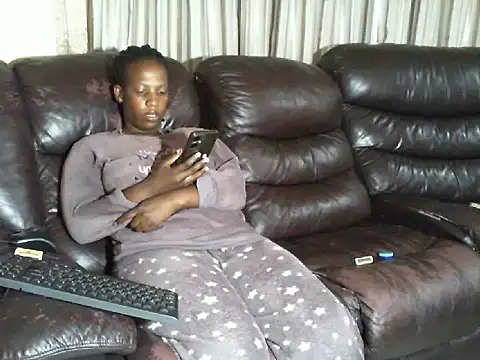 Snapshot of Sky-Diamond chatting on 04/03/26, 05:49 Sky-Diamond online show from 04/03/26, 05:49