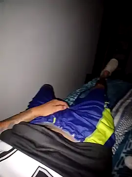 Snapshot of eslikonr chatting on 03/25/26, 12:44 eslikonr online show from 03/25/26, 12:44