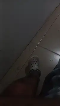 Snapshot of eslikonr chatting on 04/24/26, 10:23 eslikonr online show from 04/24/26, 10:23