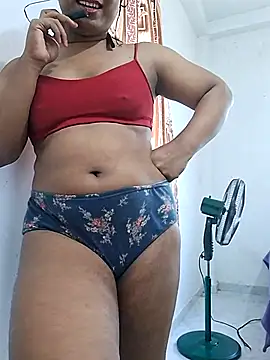 Snapshot of Queen_Saara chatting on 03/15/26, 07:47 Queen Saara online show from 03/15/26, 07:47