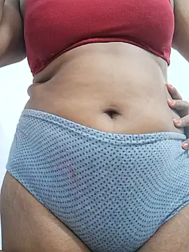 Snapshot of Queen_Saara chatting on 03/26/26, 06:19 Queen Saara online show from 03/26/26, 06:19