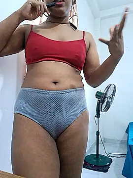 Snapshot of Queen_Saara chatting on 04/09/26, 04:12 Queen Saara online show from 04/09/26, 04:12