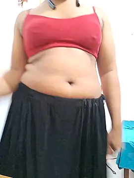 Snapshot of Queen_Saara chatting on 04/14/26, 05:57 Queen Saara online show from 04/14/26, 05:57