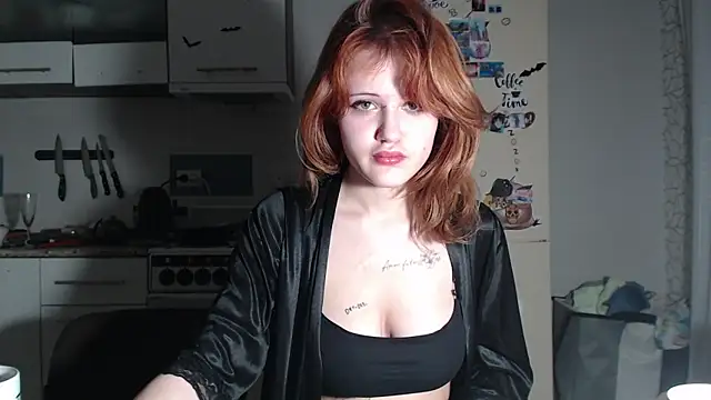 Snapshot of SolarAdrienne chatting on 03/08/26, 06:44 SolarAdrienne online show from 03/08/26, 06:44