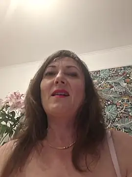 Snapshot of SaraGina chatting on 04/03/26, 08:29 SaraGina online show from 04/03/26, 08:29