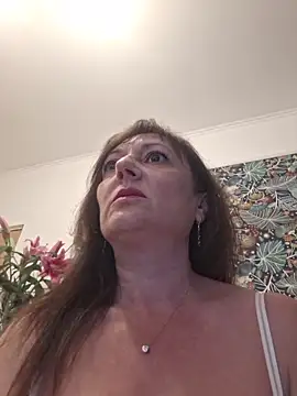 Snapshot of SaraGina chatting on 04/29/26, 09:32 SaraGina online show from 04/29/26, 09:32