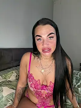 Snapshot of Darkfantisyx chatting on 03/06/26, 02:13 Darkfantisyx online show from 03/06/26, 02:13