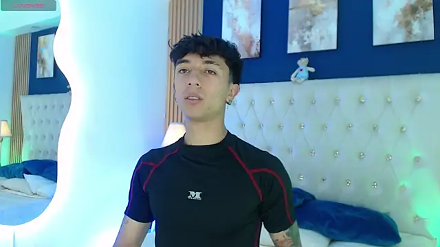 Aiden Rivers  online show from 04/17/26, 01:25