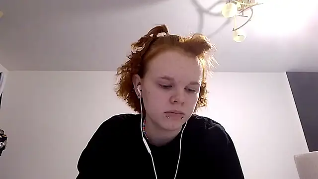 CurlaPettyBom online show from 02/26/26, 08:46