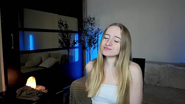 Oxy Foxie online show from 05/10/26, 08:58