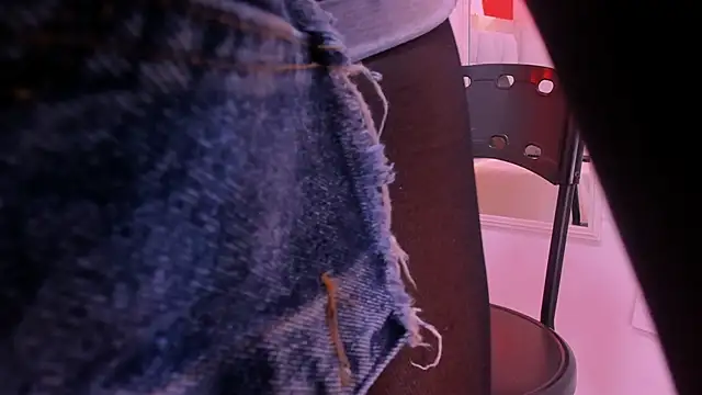 Snapshot of Kendal_hot69_ chatting on 02/21/26, 07:37 Kendal hot69 online show from 02/21/26, 07:37