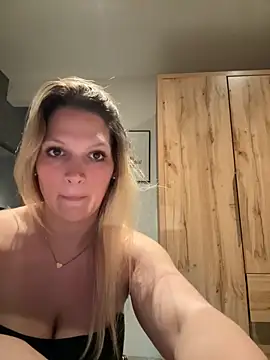 MiaSommer online show from 05/06/26, 05:40