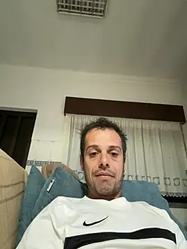 Snapshot of vieiratiago963 chatting on 05/24/26, 10:15 vieiratiago963 online show from 05/24/26, 10:15