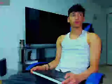 Snapshot of Lyam_Russo chatting on 05/09/26, 03:56 Lyam Russo online show from 05/09/26, 03:56
