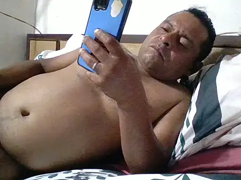 Snapshot of DesexedCooler chatting on 03/20/26, 01:43 DesexedCooler online show from 03/20/26, 01:43