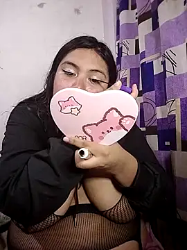 Snapshot of michu_kotomi chatting on 06/02/26, 06:59 michu kotomi online show from 06/02/26, 06:59