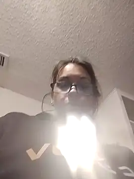 Snapshot of MissBella0969 chatting on 03/17/26, 04:06 MissBella0969 online show from 03/17/26, 04:06