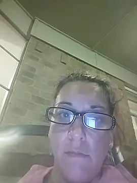 Snapshot of MissBella0969 chatting on 04/13/26, 02:06 MissBella0969 online show from 04/13/26, 02:06