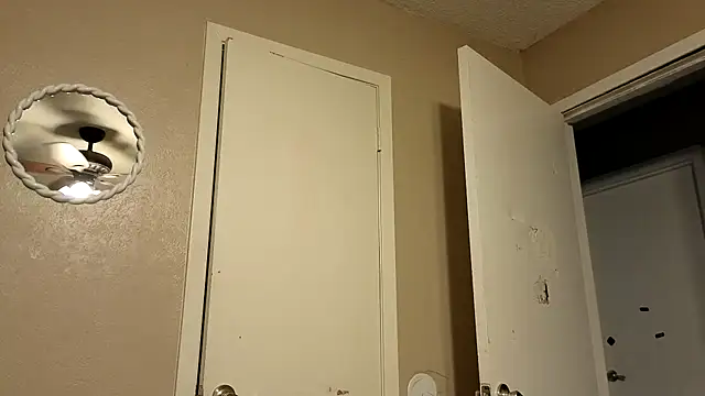 Snapshot of MissBella0969 chatting on 04/22/26, 02:18 MissBella0969 online show from 04/22/26, 02:18