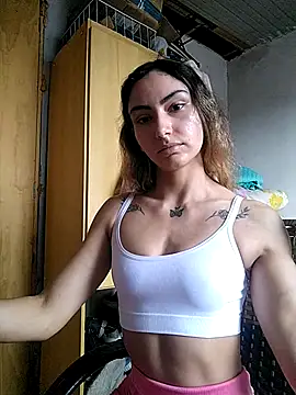 Larinhacat online show from 02/17/26, 08:26