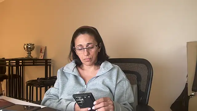 latinamom54 online show from 03/02/26, 06:48