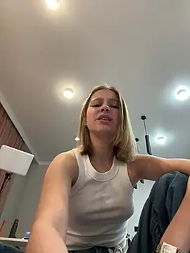 Snapshot of Eva_Leen chatting on 02/26/26, 04:06 Eva Leen online show from 02/26/26, 04:06