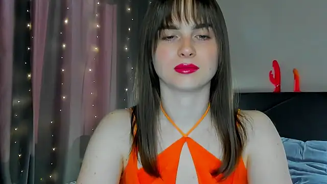 Snapshot of megann_fox2 chatting on 04/22/26, 01:23 megann fox2 online show from 04/22/26, 01:23