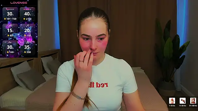 Maddy Wood  online show from 03/04/26, 08:42