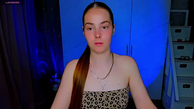 Snapshot of Maddy_Wood_ chatting on 06/15/26, 03:47 Maddy Wood online show from 06/15/26, 03:47