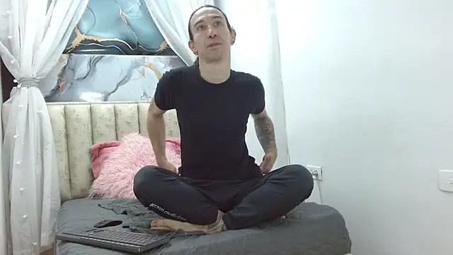 Snapshot of Dilan_Lust chatting on 02/23/26, 12:35 Dilan Lust online show from 02/23/26, 12:35