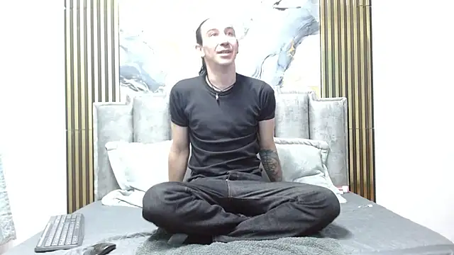 Snapshot of Dilan_Lust chatting on 02/28/26, 11:33 Dilan Lust online show from 02/28/26, 11:33