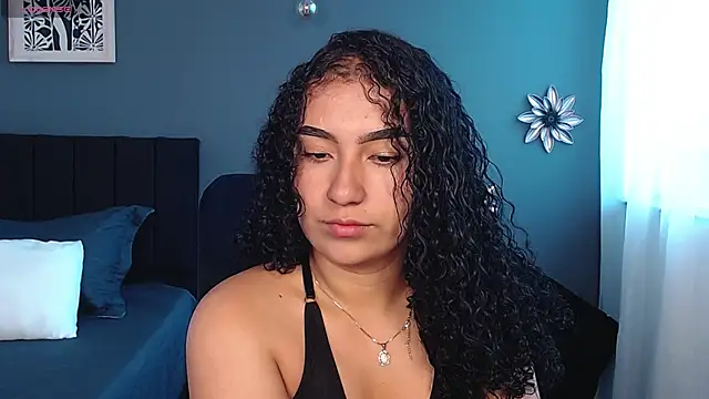 Sofia-bloom online show from 02/25/26, 01:43