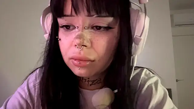 Luna Sohotti online show from 03/29/26, 04:51