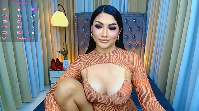 Snapshot of Laureen_Hilton chatting on 03/06/26, 11:28 Laureen Hilton online show from 03/06/26, 11:28