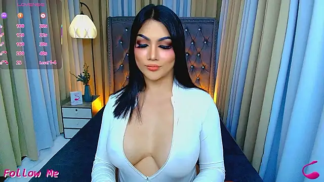 Snapshot of Laureen_Hilton chatting on 03/20/26, 11:48 Laureen Hilton online show from 03/20/26, 11:48