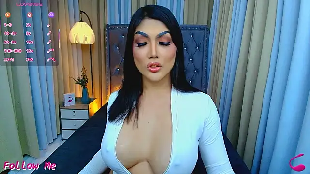 Snapshot of Laureen_Hilton chatting on 03/22/26, 11:46 Laureen Hilton online show from 03/22/26, 11:46