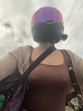 Snapshot of aleessiia chatting on 04/20/26, 01:14 aleessiia online show from 04/20/26, 01:14