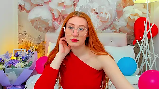 Snapshot of TinaHarp chatting on 02/24/26, 01:31 TinaHarp online show from 02/24/26, 01:31