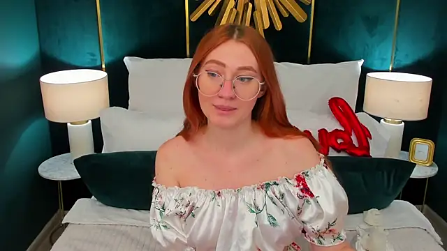 Snapshot of TinaHarp chatting on 03/03/26, 01:17 TinaHarp online show from 03/03/26, 01:17