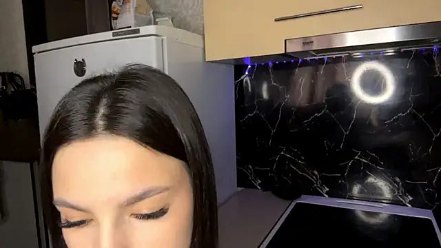 Snapshot of Kosandra_k chatting on 04/21/26, 08:20 Kosandra k online show from 04/21/26, 08:20