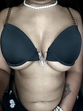 Snapshot of LINNI_3 chatting on 03/01/26, 03:58 LINNI 3 online show from 03/01/26, 03:58