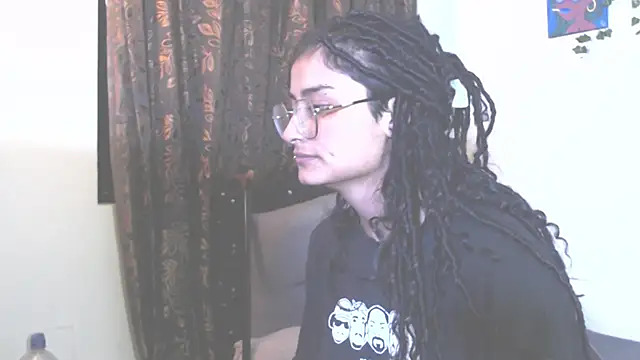 Snapshot of Lili__Clan chatting on 07/14/26, 03:44 Lili Clan online show from 07/14/26, 03:44