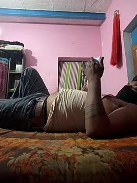 Snapshot of pussylicker9927 chatting on 04/29/26, 05:52 pussylicker9927 online show from 04/29/26, 05:52